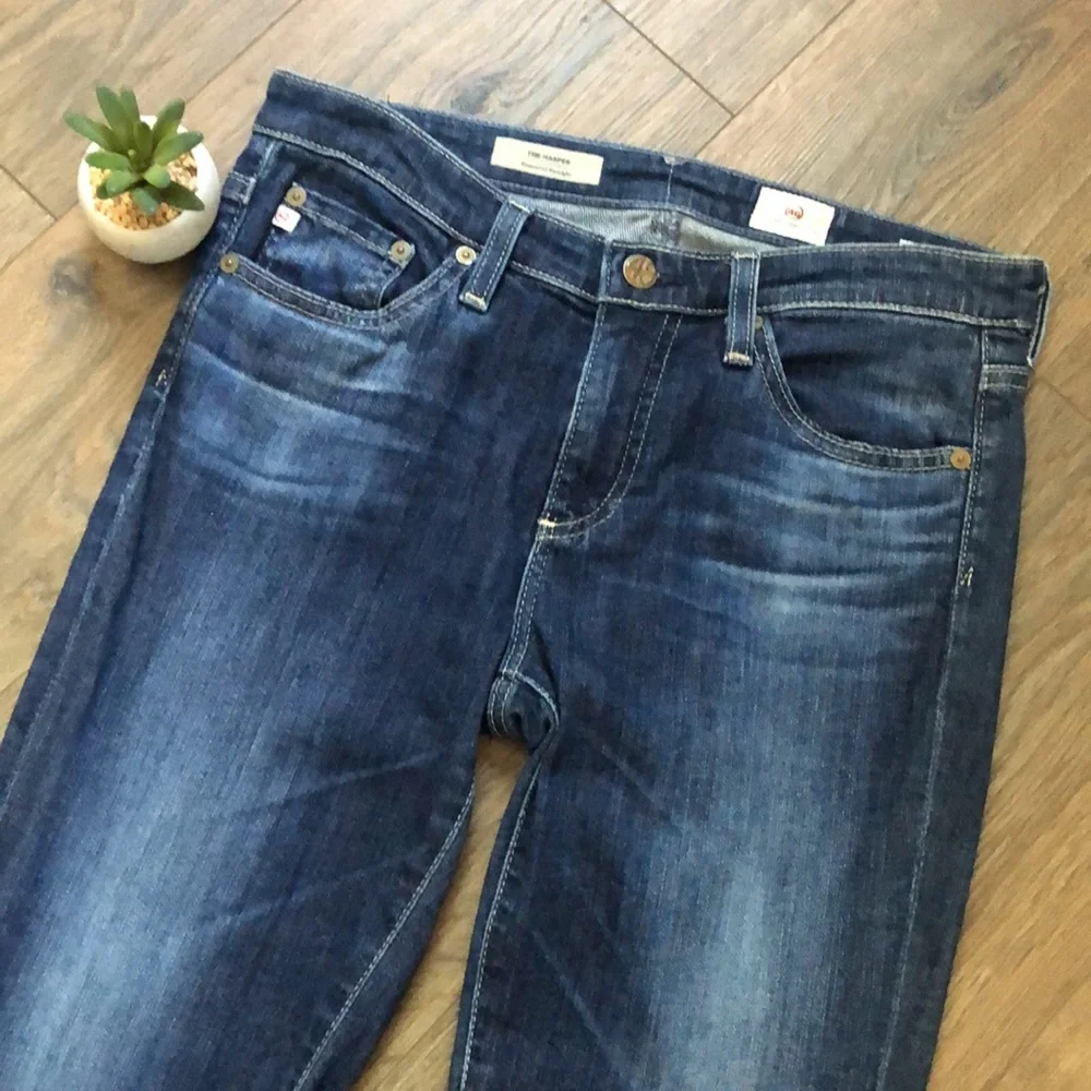 AG HARPER Essential Adriano Goldschmied STRAIGHT JEANS 26R Inseam34” EUC